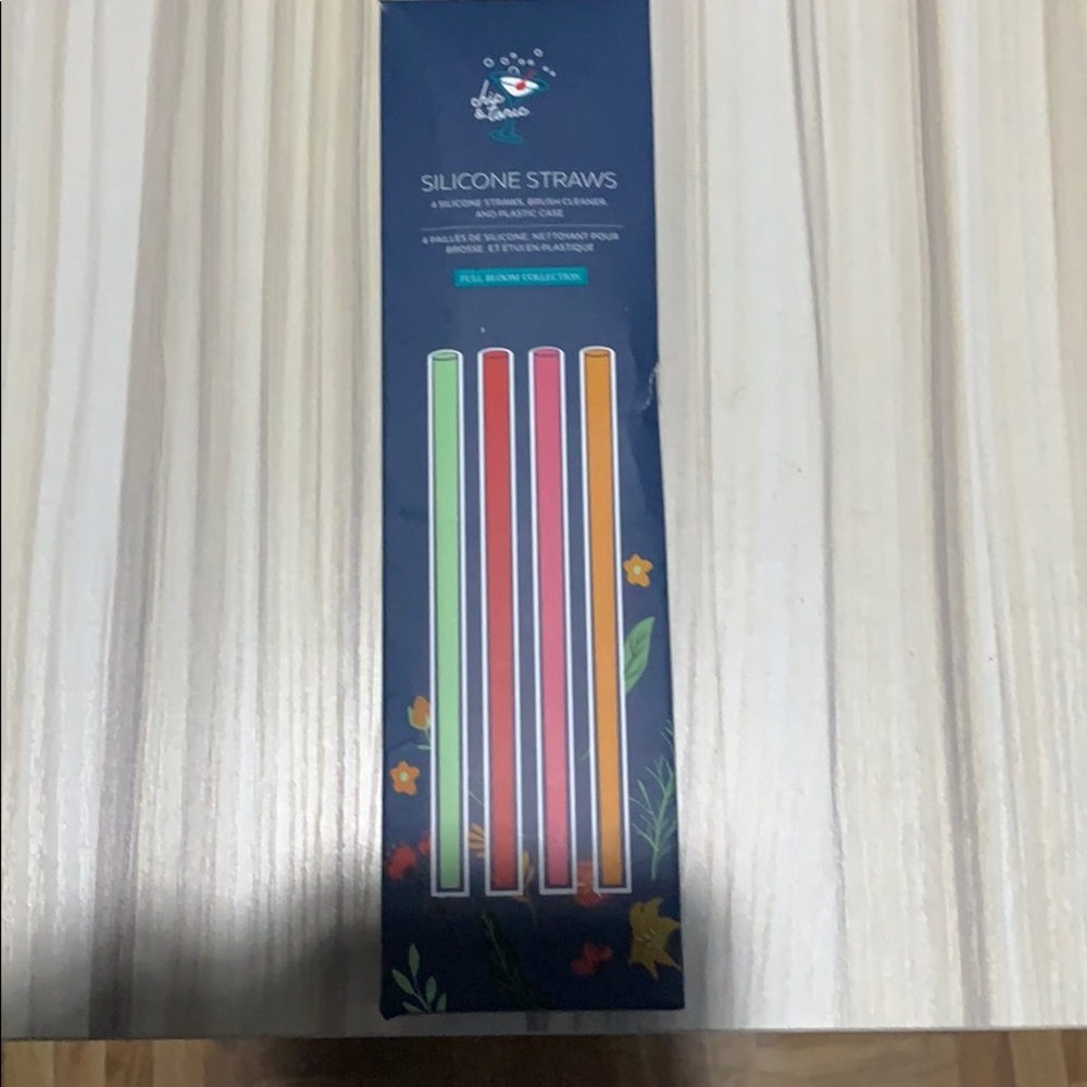 NWT chic & tonic Silicone Straws
